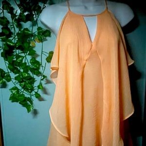 🦋0014 Woman’s Top Size M 🦋